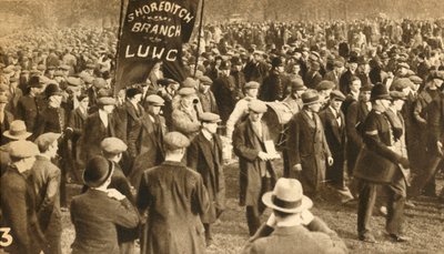 Marchers from Shoreditch, Means Test protests, Hyde Park, London, 1932 by Unbekannt