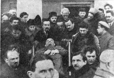 Members of the Central Committee carrying Lenin