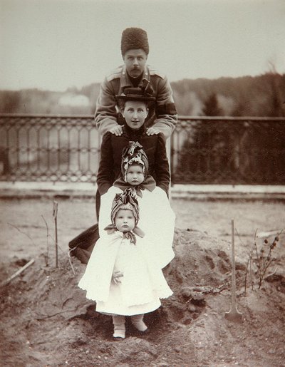 Members of the family of Duke Fyodor Uvarov at their country estate, Porechye, Russia by Unbekannt