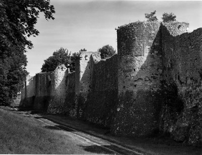 Military architecture: the walls of the medieval city of Provins (Seine and Marne) built between the 11th and 13th century. by Unbekannt
