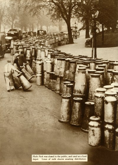 Milk Churns at Hyde Park during the General Strike, London by Unbekannt