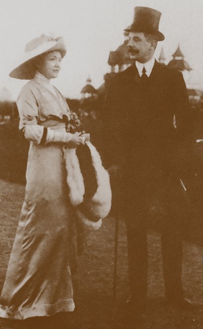 Moura Budberg with her first husband von Benckendorf at the Berlin Horse Racing by Unbekannt