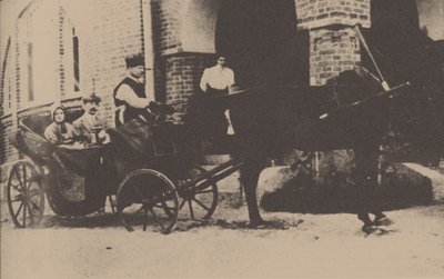 Moura Budberg with her first husband von Benckendorf in a carriage at their Estonian estate by Unbekannt