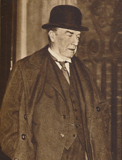 Mr. Baldwin Leaving No. 10 to Visit King Edward at The Fort, Dec 5 1936 by Unbekannt