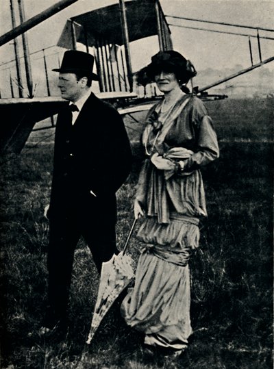 Mr. and Mrs. Churchill at an Air-Meeting at Hendon by Unbekannt