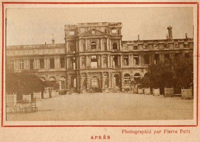 Municipality of Paris (1871): view of the Palais des Tuileries in Paris after the fire of May 1871 by Unbekannt