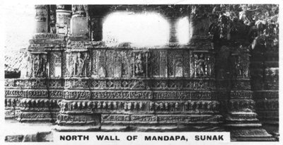 North wall of Mandapa, Sunak, India by Unbekannt