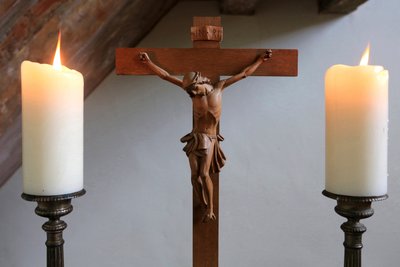 Candles and Crucifix, Lutheran Temple by Unbekannt