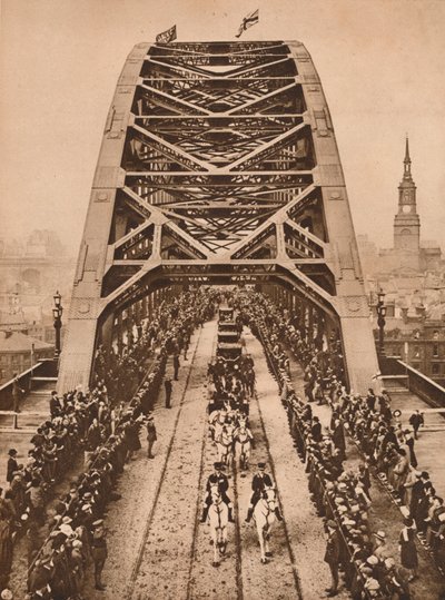 Opening of the New Tyne Bridge by King George V, Newcastle-upon-Tyne, 10 October 1928 by Unbekannt