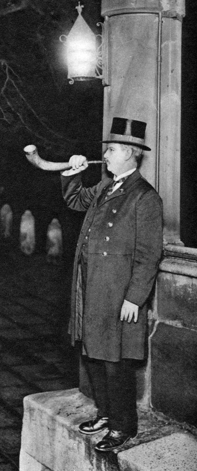 Panyer-Man Blowing a Silver Mounted Ox-Horn, Middle Temple Hall, London by Unbekannt