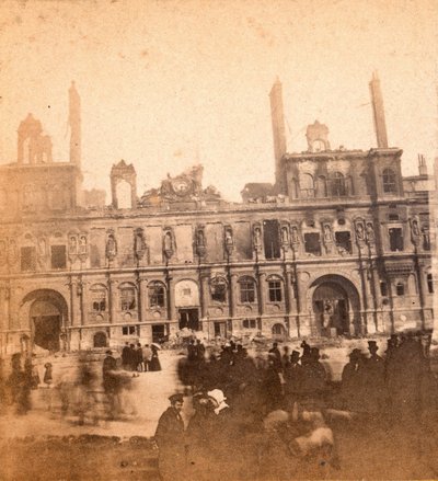 Paris Commune (1871): view of the Hotel de Ville after the fire of May 1871. Anonymous photography by Unbekannt