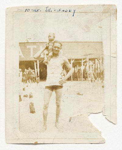 Photograph of Cpl. Lawrence Leslie McVey with his son, Lawrence McVey Jr., 1925 by Unbekannt