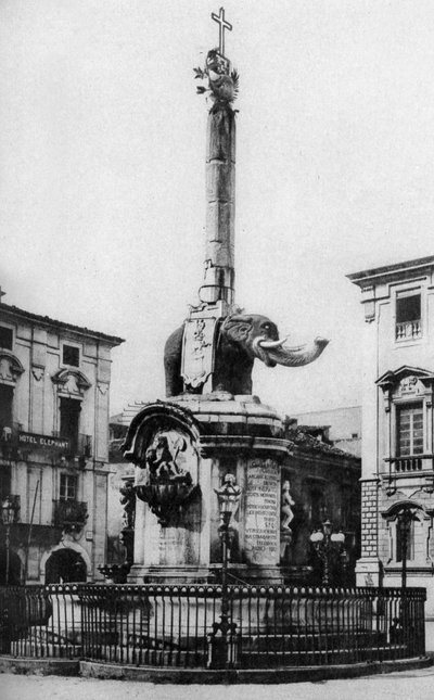 Piazza del Duomo Cathedral Square, Catania, Sicily, Italy, c1923 by Unbekannt