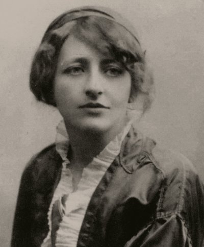 Portrait of Countess Fanny Franziska zu Reventlow 1871-1918, c.1900 by Unbekannt
