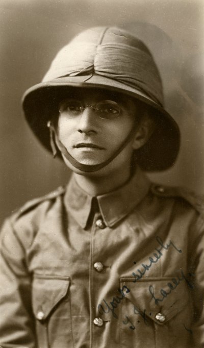 Private Lacey, 5th East Surrey regiment, Chakrata, India, 1917 by Unbekannt