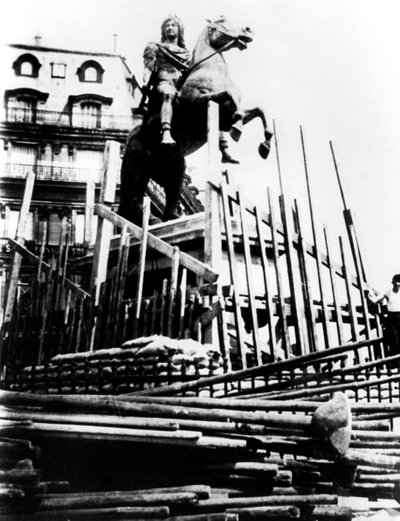 Protective Measures for the Statue of Louis XIV, Paris, 1940 by Unbekannt