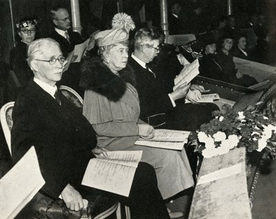 Queen Mary at the Thanksgiving for Victory concert, Royal Albert Hall, 1945 by Unbekannt