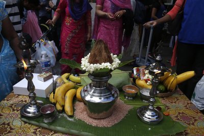 Ratha Yatra Chariot Festival in Paris, Offerings by Unbekannt