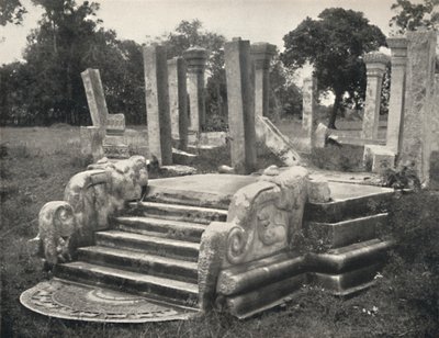 Ruins of a Pillar Hall, with Steps and Moonstone by Unbekannt