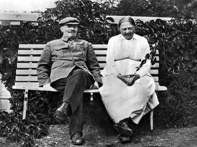 Russian Bolshevik Leader Vladimir Lenin and Nadezhda Krupskaya, Gorki, USSR by Unbekannt