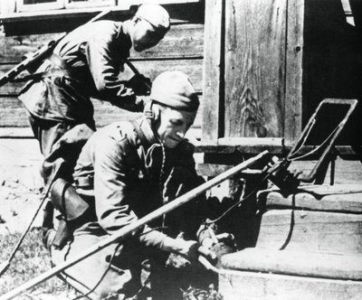 Russian Soldiers with Mine Detectors Clearing a Booby-Trapped House, Eastern Front by Unbekannt