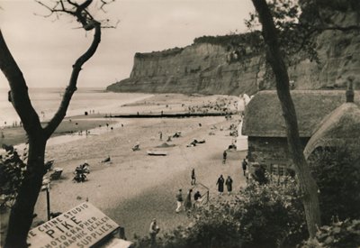 Sands and Old Shanklin Head, Shanklin, I.W. by Unbekannt
