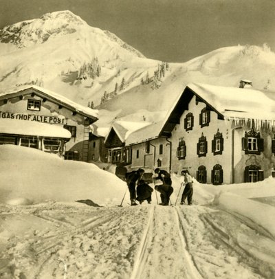 Skiers at Stuben am Arlberg, Vorarlberg, Austria by Unbekannt