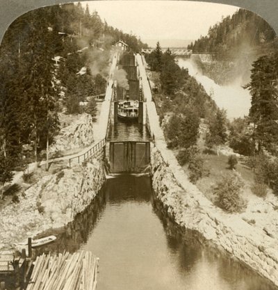 Steamboat Climbing a Hill Beside Vrang Waterfall, by Locks in Bandak-Nordsjo, Norway by Unbekannt