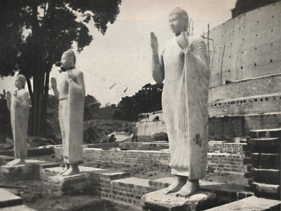 Stone Statues in Front of the Restored Ruwanwali-Dagoba, Anuradhapura by Unbekannt