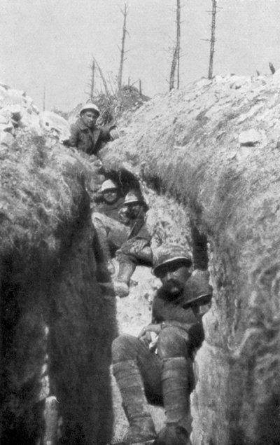 Stretcher-bearers in a Trench, South of Cornillet, First World War, 20 May 1917 by Unbekannt