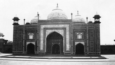 Taj Mahal Mosque or Masjid, Agra, India, 1916-1917 by Unbekannt