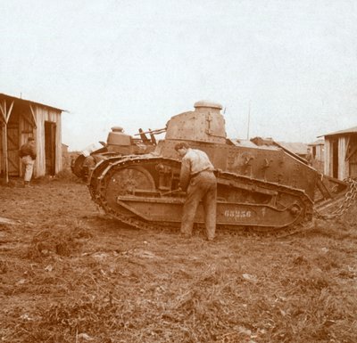 Tank Maintenance, c1914-c1918 by Unbekannt