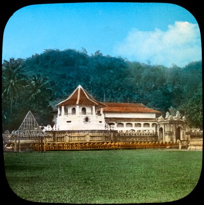 Temple of the Sacred Tooth, Kandy, Ceylon, late 19th or early 20th century by Unbekannt