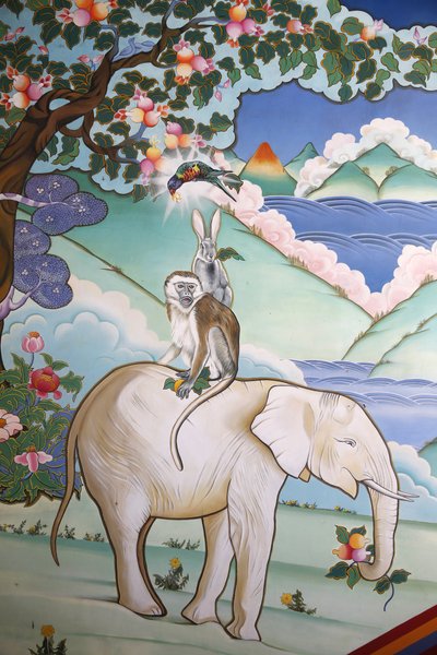 Temple of the Thousand Buddhas, Dashang Kagyu Ling congregation, Depiction of the four harmonious friends: the elephant, the monkey, the rabbit and the pheasant, La Boulaye, France by Unbekannt