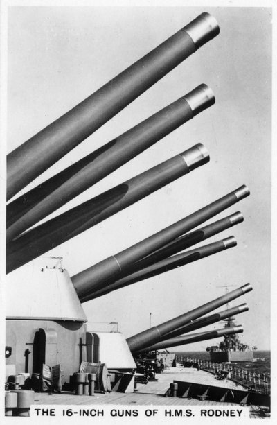The 16 inch guns of the battleship HMS Rodney, 1937 by Unbekannt