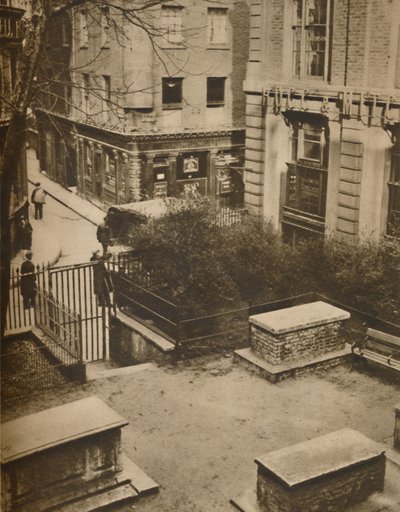 The Coopers Arms from the Churchyard of St. Olaves, Silver Street by Unbekannt