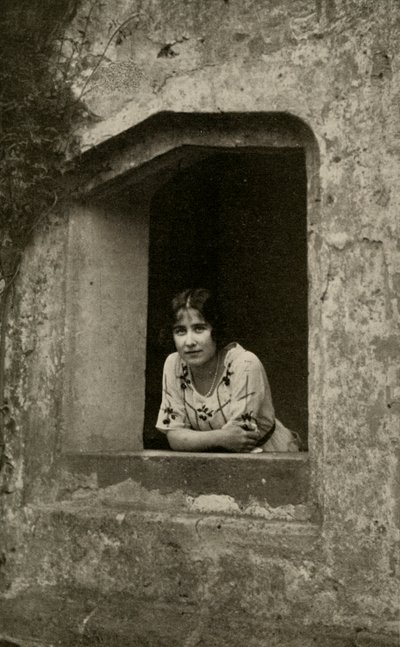 The Duchess at Bisham Abbey, 1928 by Unbekannt