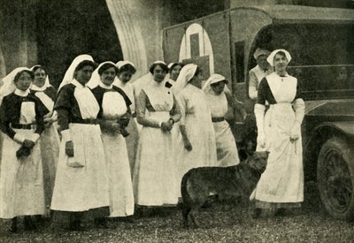 The Duchess of Westminster with Nurses, Le Touquet, First World War by Unbekannt