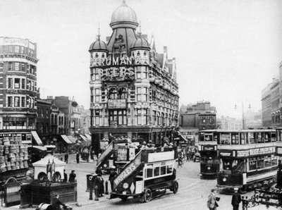 The Elephant and Castle, London, 1926-1927 by Unbekannt