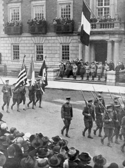 The French military mission to America, the Harvard Club, Boston, Massachusetts, USA, 1917 by Unbekannt