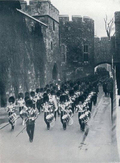 The Guards Leaving the Tower of London by Unbekannt