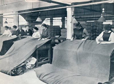 The Making of khaki: examining the finished cloth, c. 1914 by Unbekannt