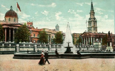 The National Gallery, St Martin in the Fields, and fountains in Trafalgar Square, London, c1910 by Unbekannt