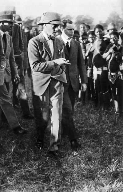 The Prince of Wales and a Group of Usuta Dancers, Zululand, 1925 by Unbekannt