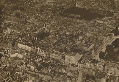 The Puzzle of Familiar Streets from a New and Thrilling Vantage Point by Unbekannt
