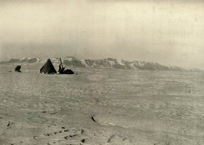 The Queen Alexandra Range Photographed on the way down the Glacier by Unbekannt