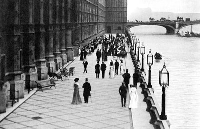 The Terrace, Afternoon Tea, Palace of Westminster, London, c1905 by Unbekannt