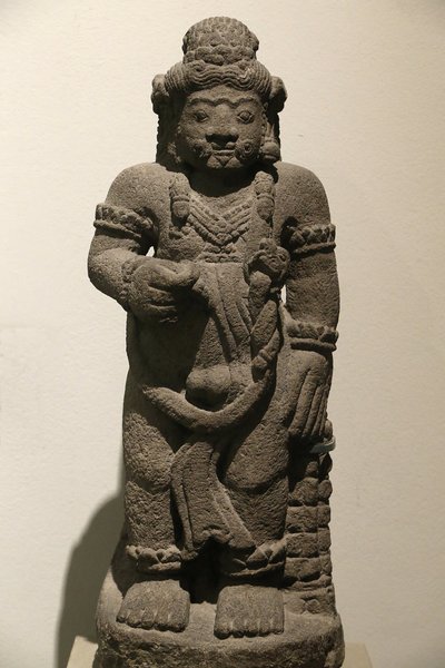 Guardian Figure from an Epic Drama. Volcanic stone. Indonesia (East Java). 1400-1500. Majapahit period. United Kingdom by Unbekannt