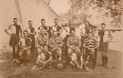The Young Soldiers Football Team of the First Battalion, The Queens Own Royal West Kent Regiment by Unbekannt