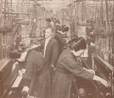 The busy interior of a flourishing silk factory in Japan by Unbekannt